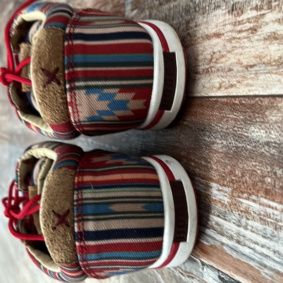 Twisted X Aztec Pattern Lace Up Sneaker Slip On Shoes - Picture 4 of 5